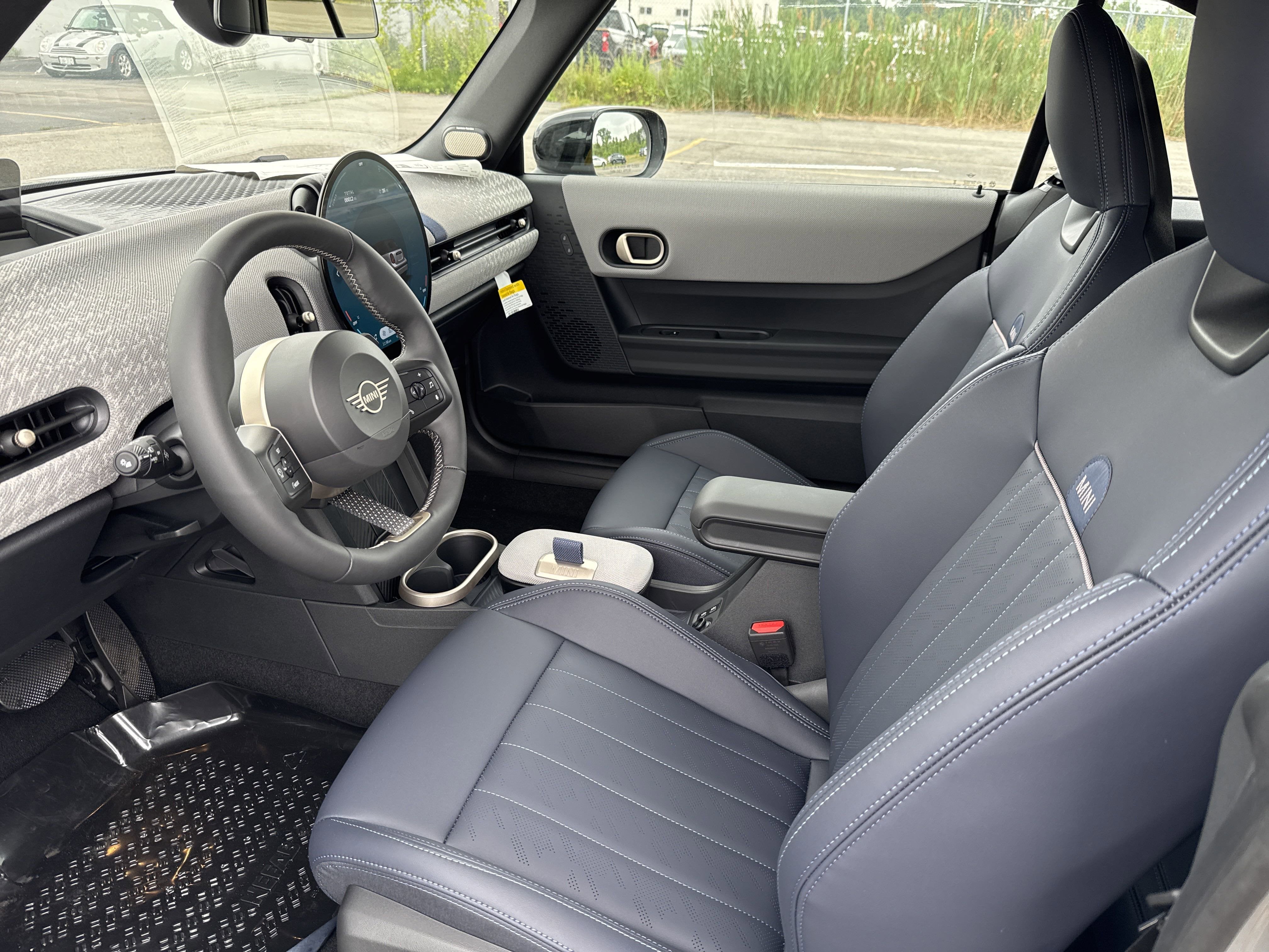 2025 MINI CONVERTIBLE ICONIC