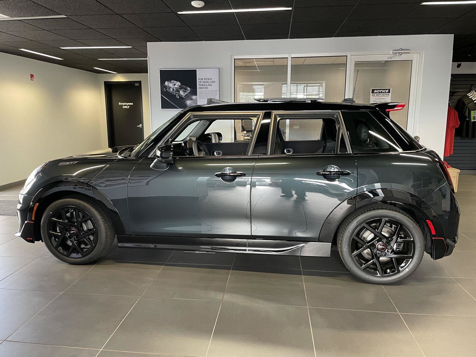 2026 MINI 4 DOOR ICONIC