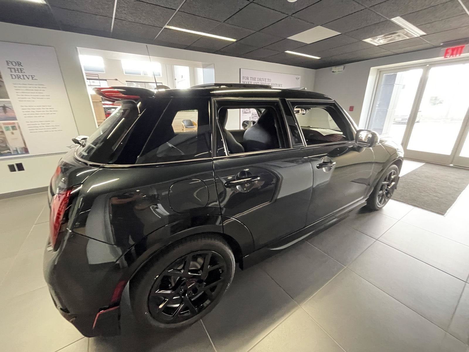 2026 MINI 4 DOOR ICONIC