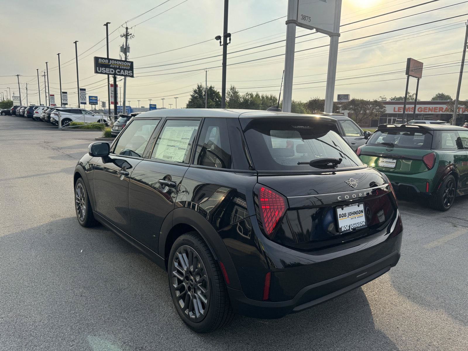 2026 MINI 4 DOOR ICONIC