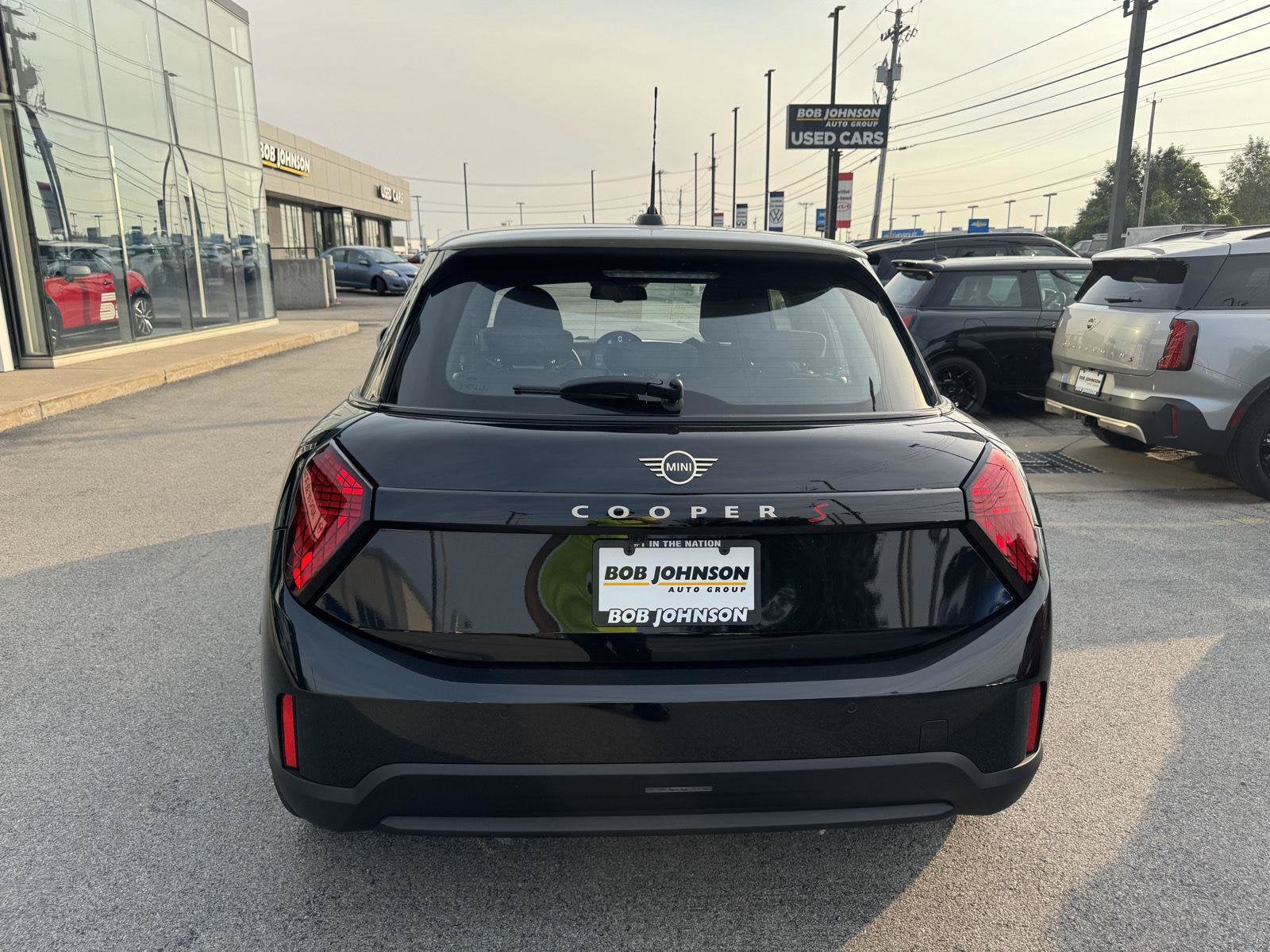 2026 MINI 4 DOOR ICONIC