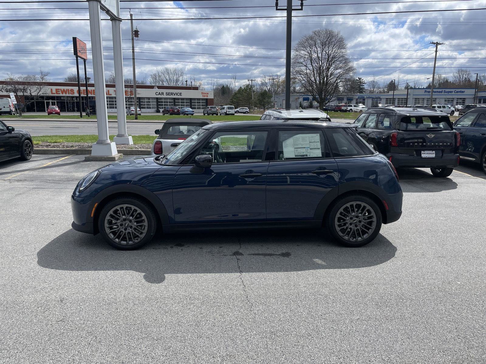 2026 MINI 4 DOOR ICONIC