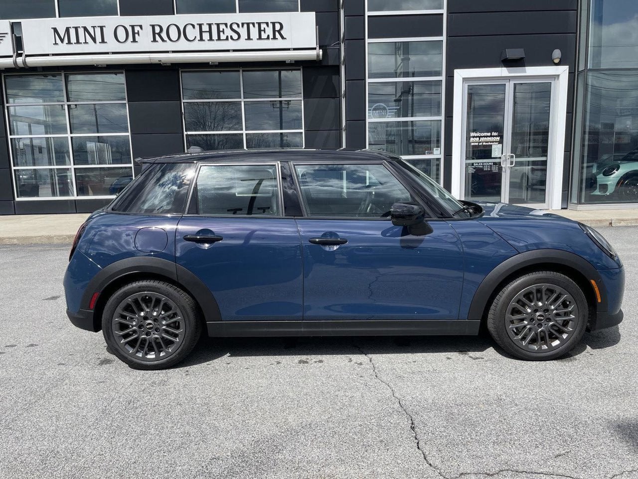 2026 MINI 4 DOOR ICONIC