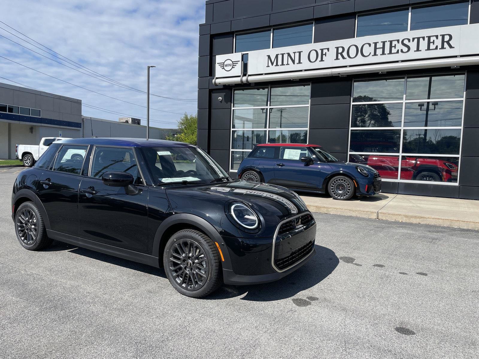2026 MINI 4 DOOR ICONIC