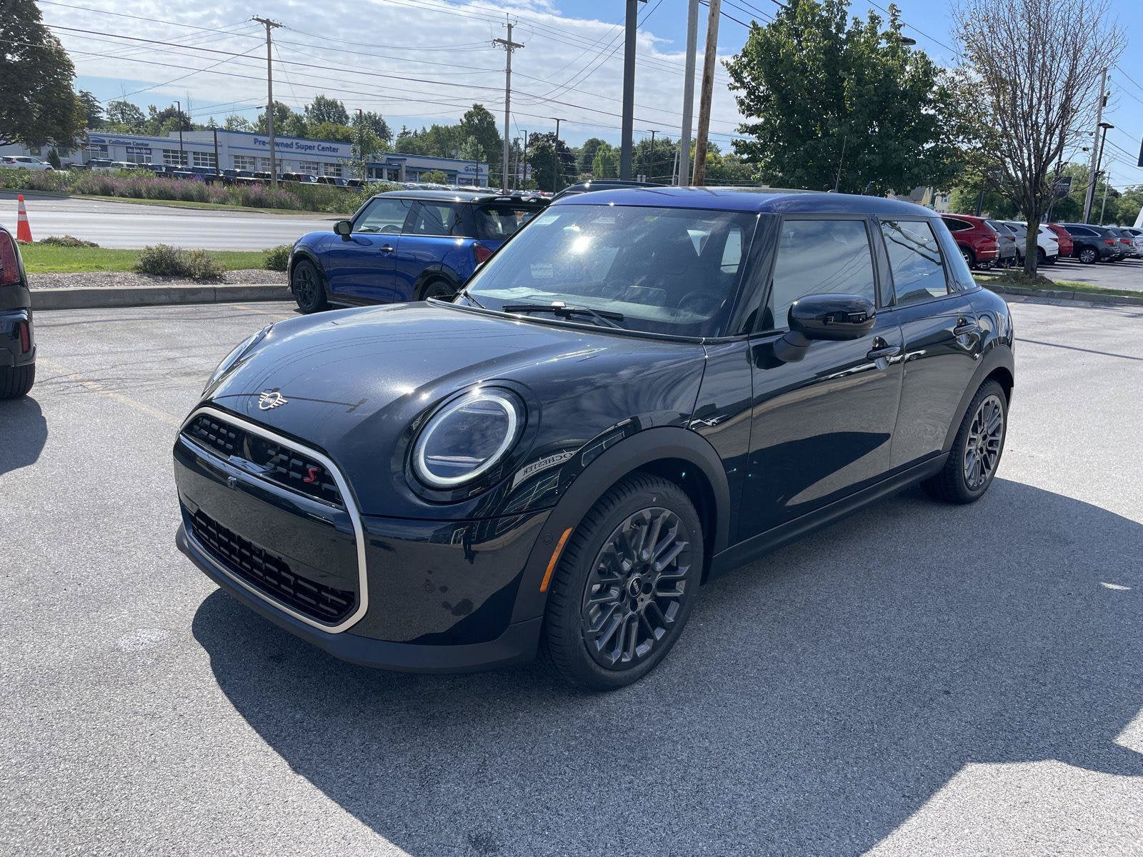 2026 MINI 4 DOOR ICONIC