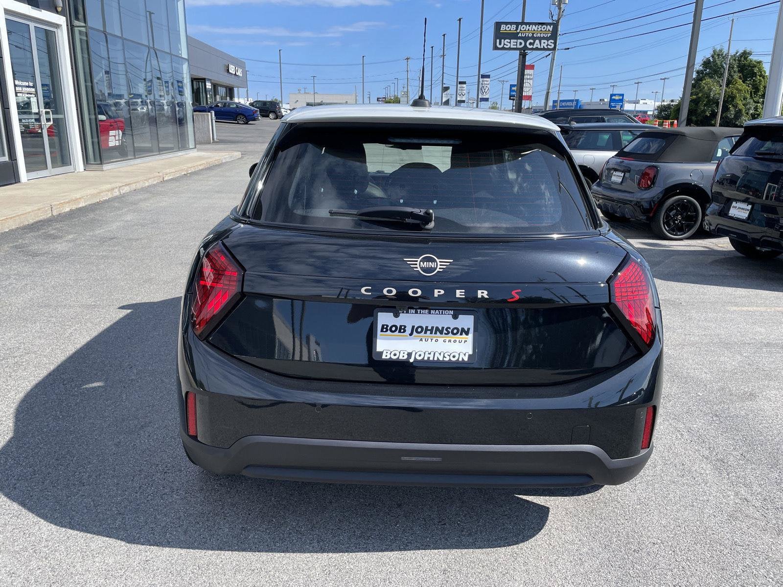 2026 MINI 4 DOOR ICONIC