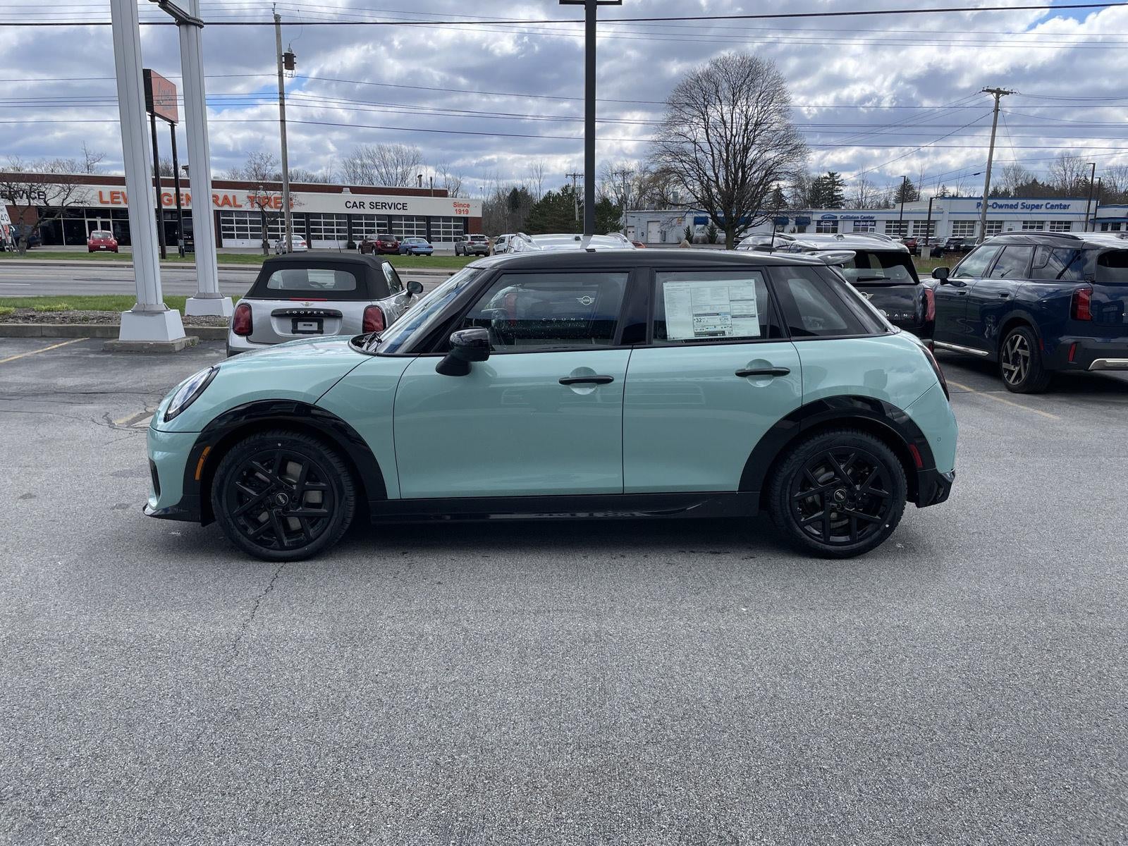 2026 MINI 4 DOOR ICONIC
