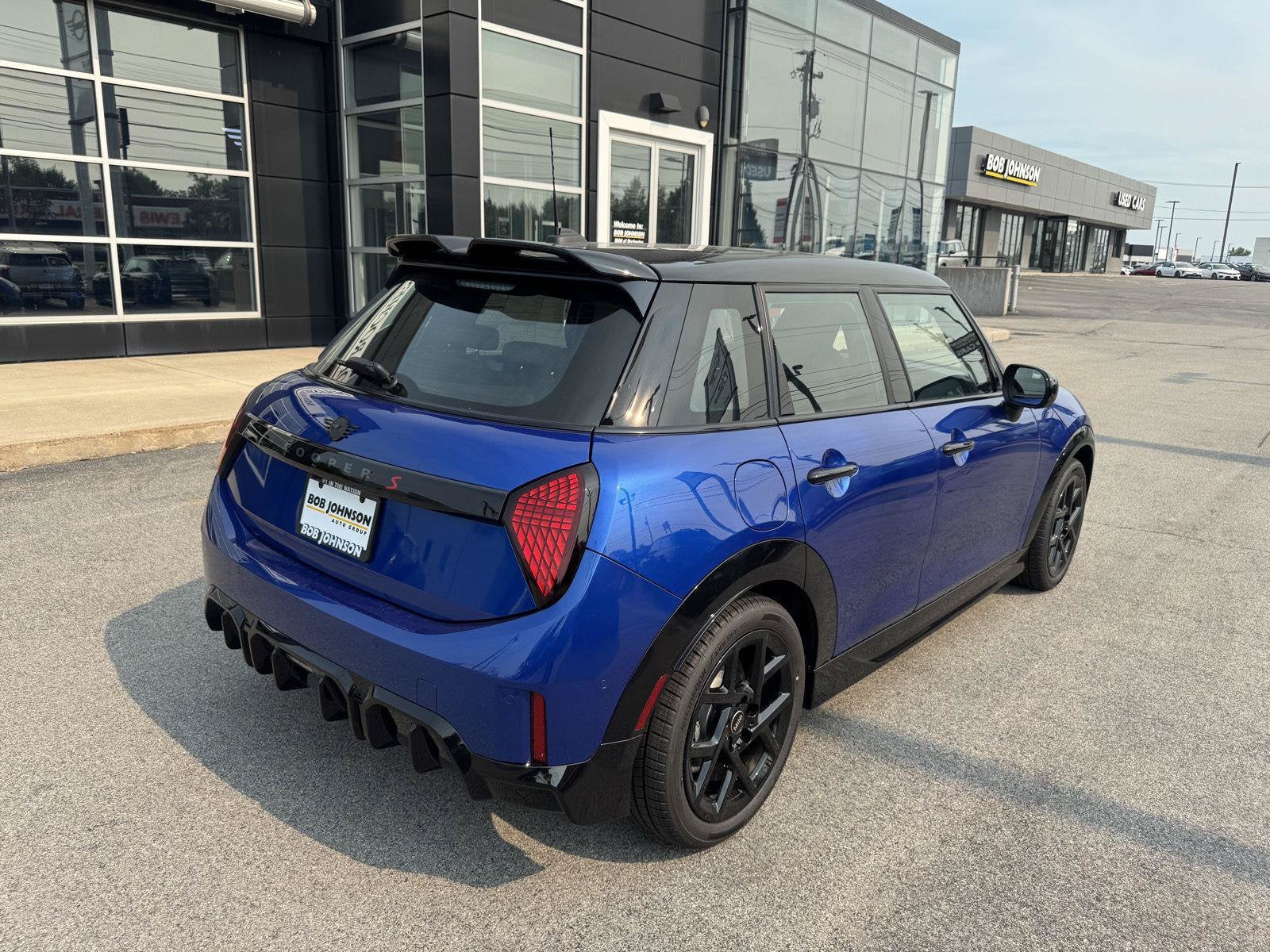 2026 MINI 4 DOOR ICONIC