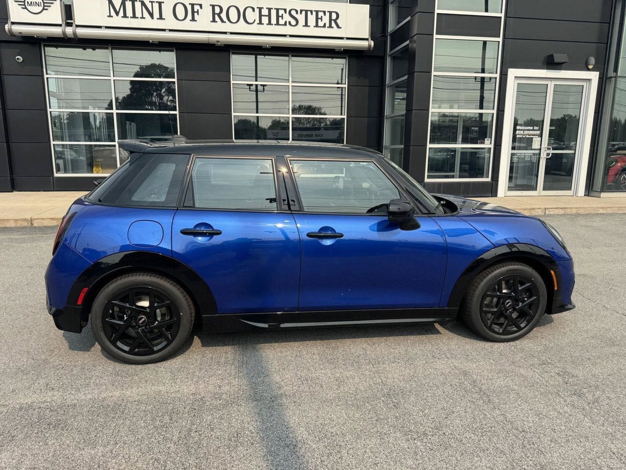 2026 MINI 4 DOOR ICONIC