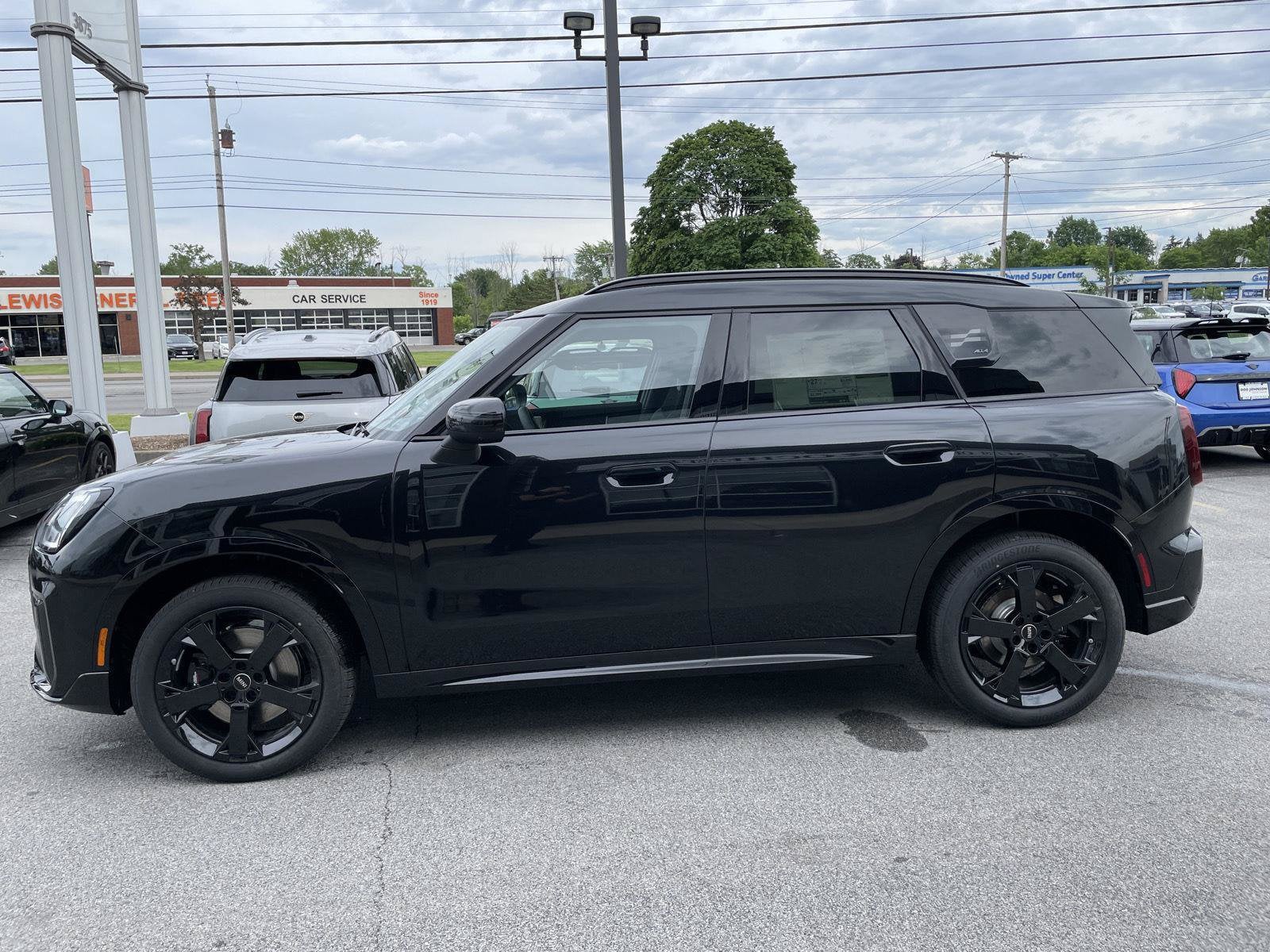 2027 MINI COUNTRYMAN ICONIC