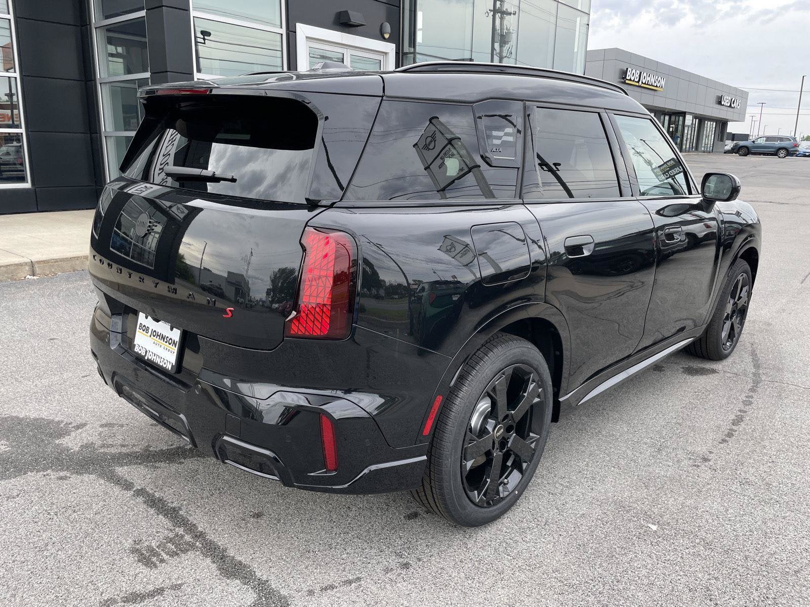 2027 MINI COUNTRYMAN ICONIC
