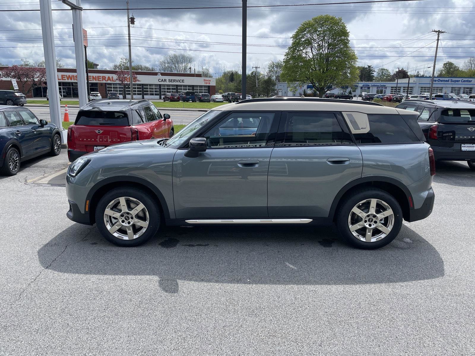 2027 MINI COUNTRYMAN ICONIC