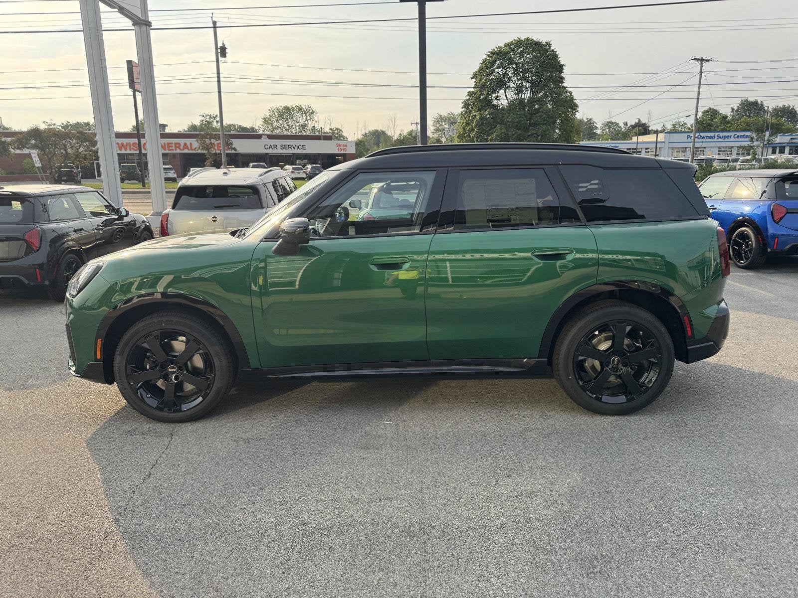 2027 MINI COUNTRYMAN ICONIC