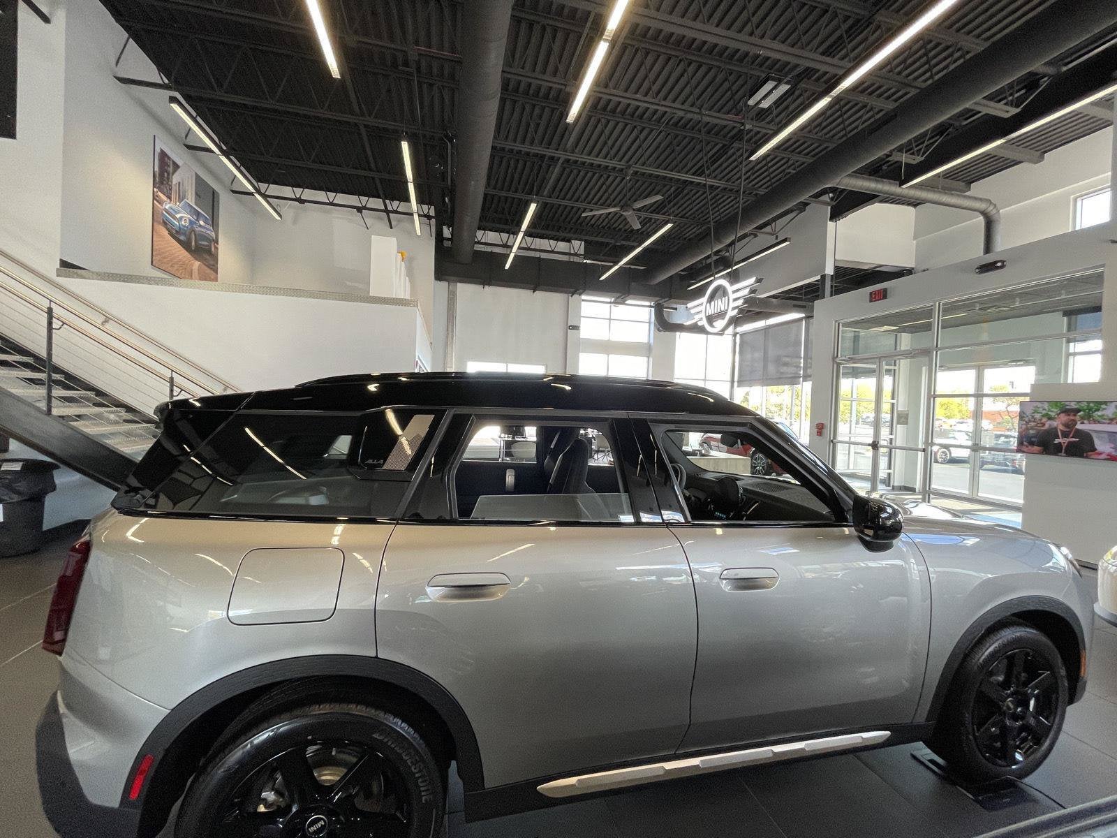 2027 MINI COUNTRYMAN SIGNATURE PLUS