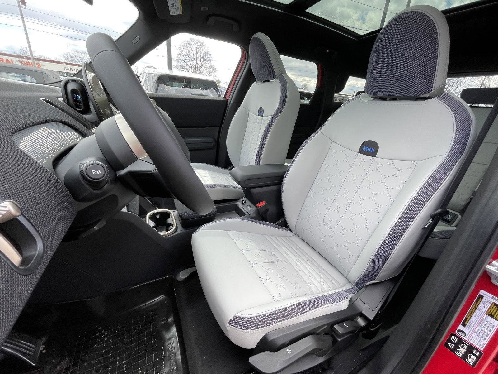 2026 MINI COUNTRYMAN OXFORD EDITION