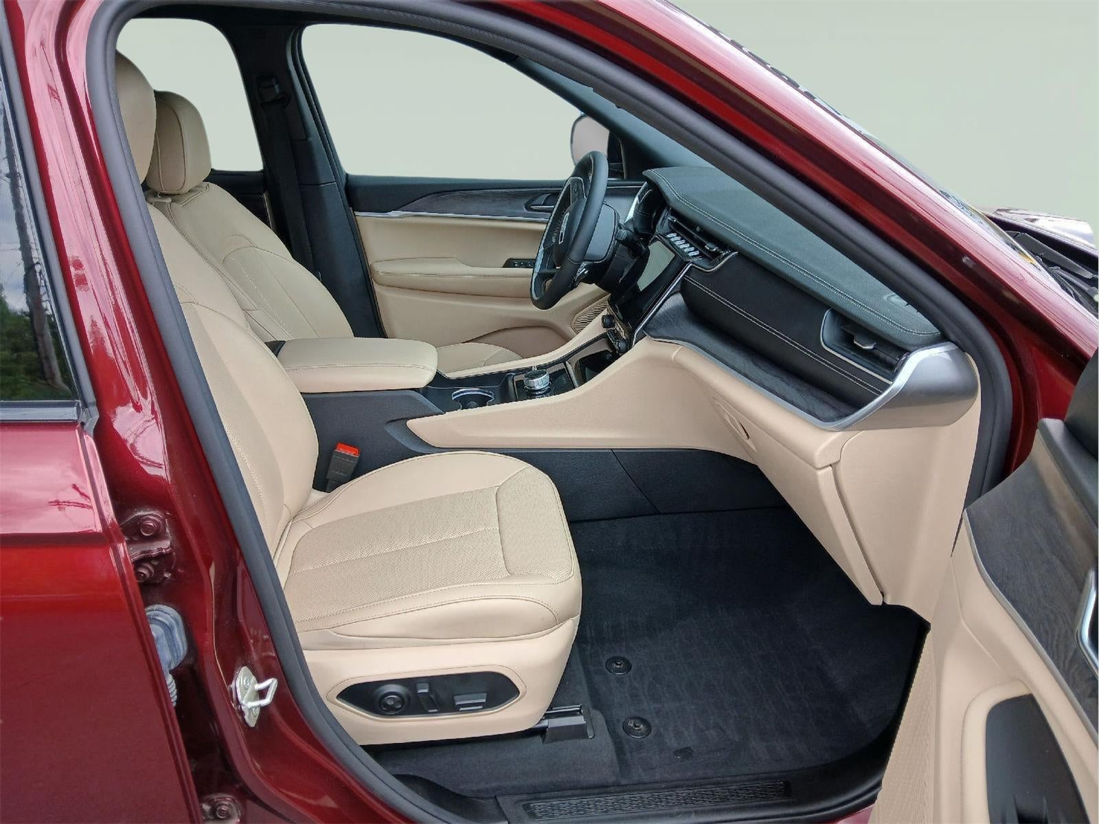 2024 Jeep GRAND CHEROKEE SUV
