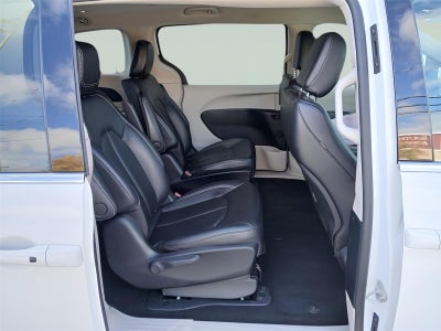 2024 Chrysler Pacifica Hybrid Select