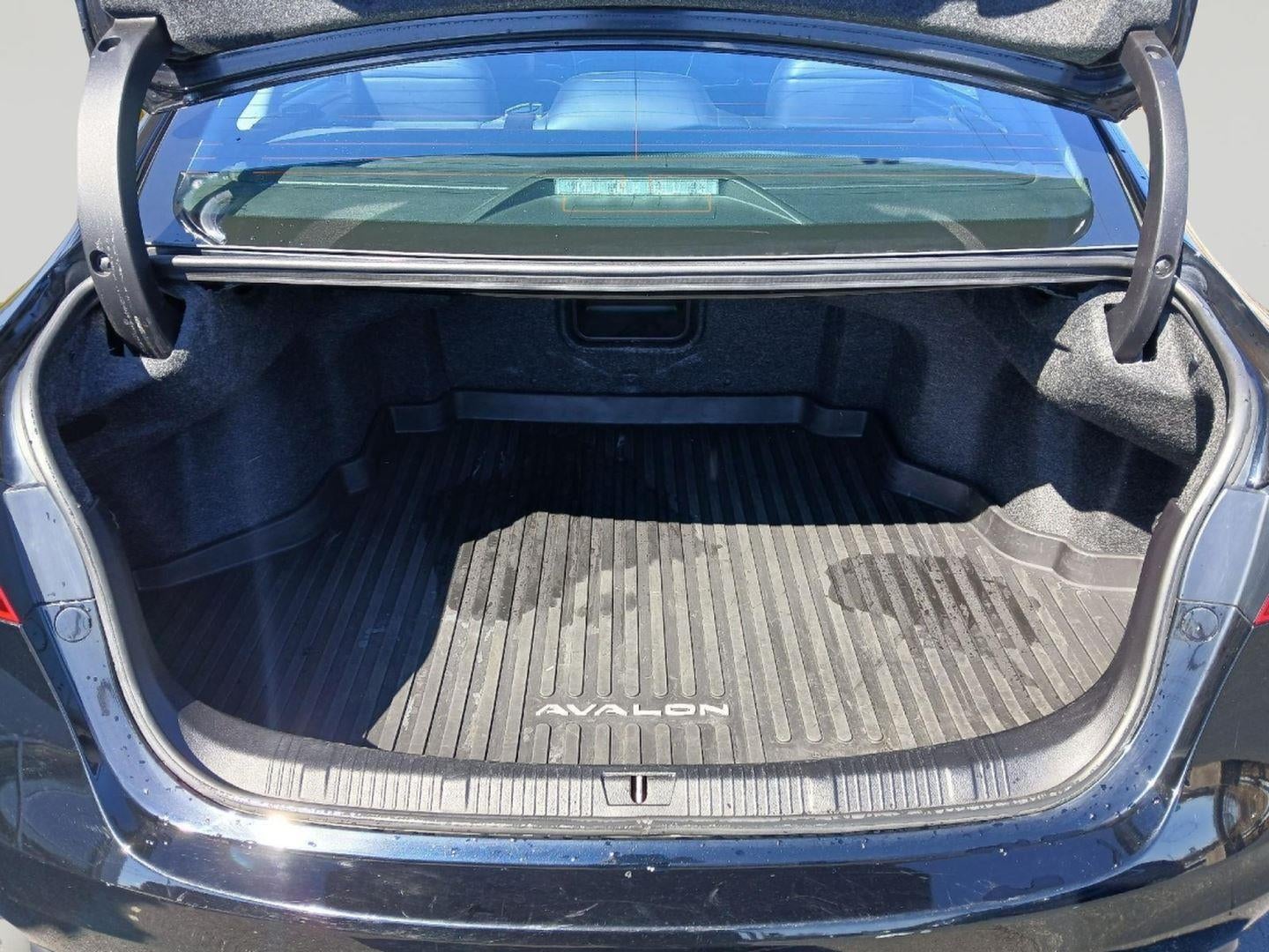 2018 Toyota AVALON Limited