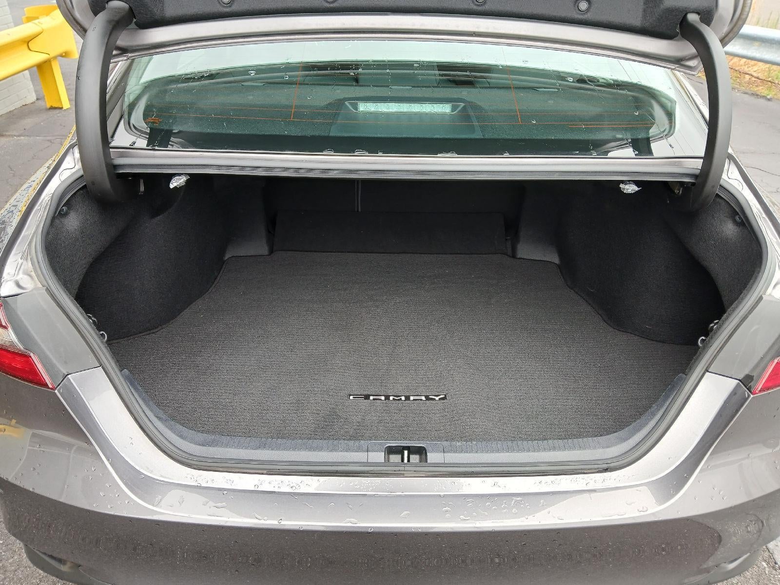2022 Toyota Camry Hybrid LE