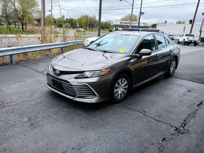 2022 Toyota Camry Hybrid LE