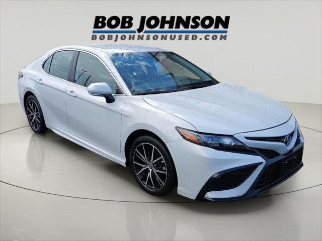 2024 Toyota Camry SE AUTO AWD