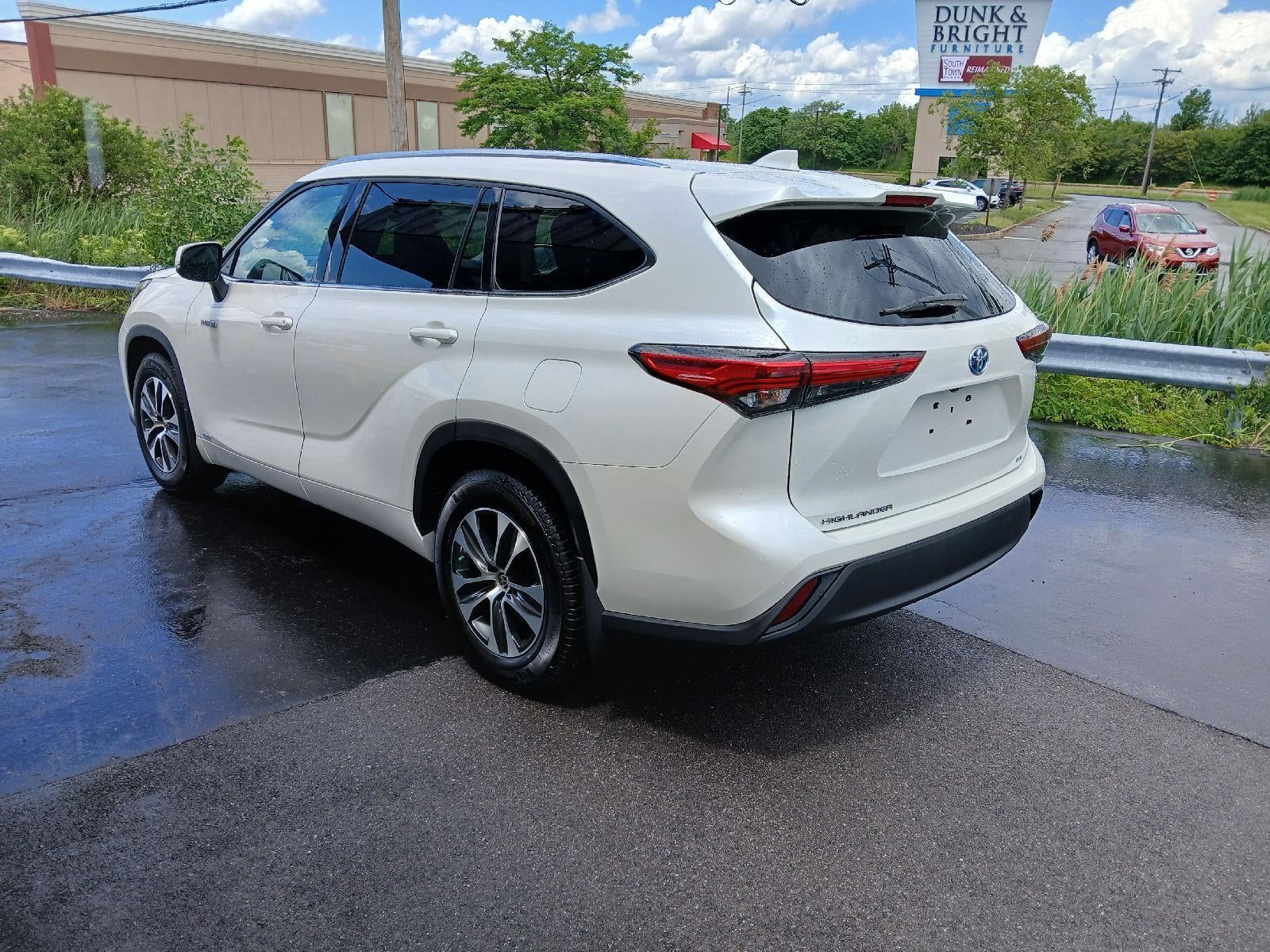 2021 Toyota Highlander Hybrid XLE