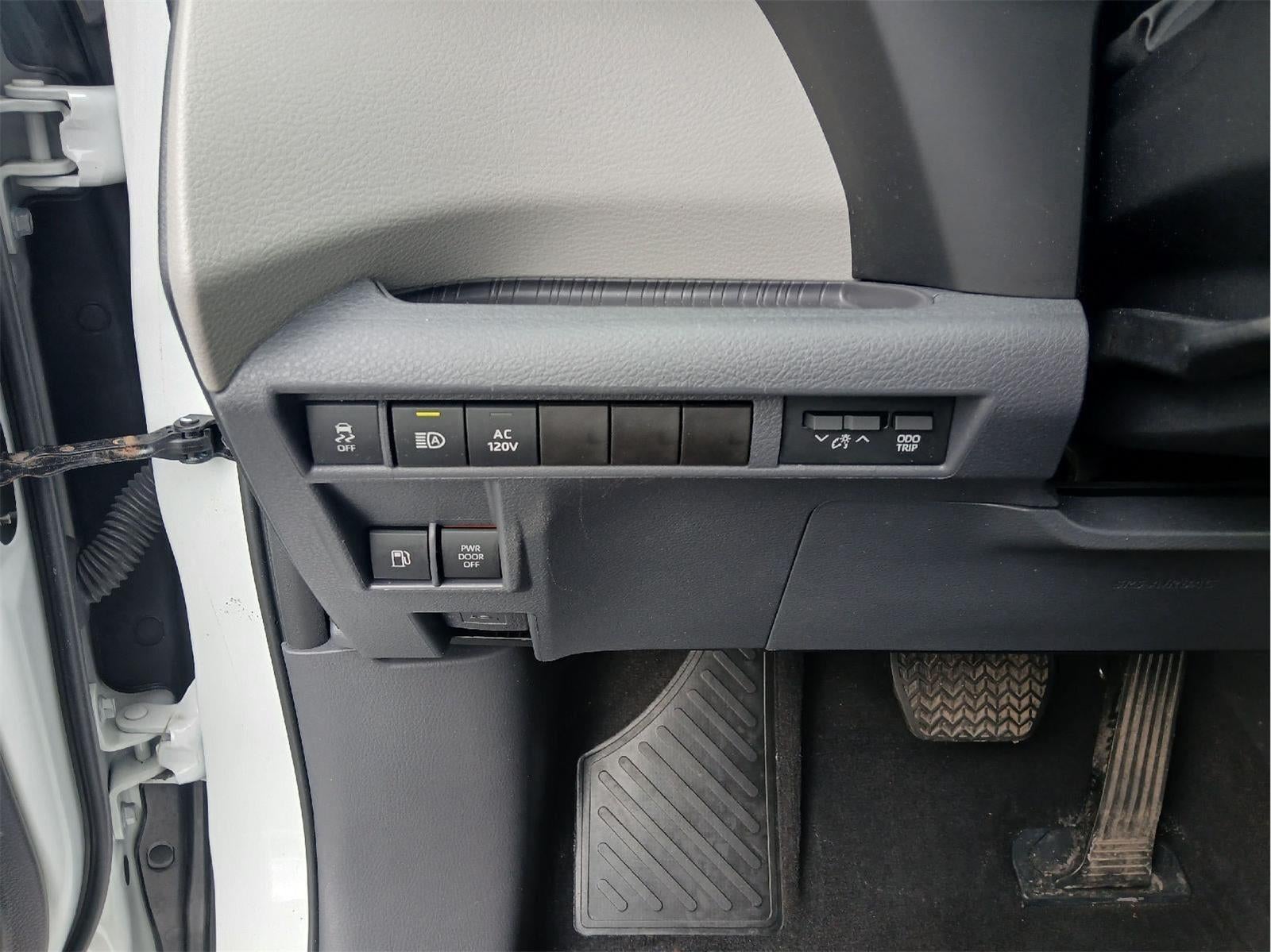 2023 Toyota Sienna XLE 7-Passenger