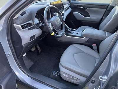 2023 Toyota HIGHLANDER XLE