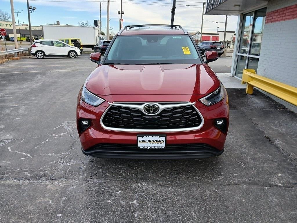 2023 Toyota HIGHLANDER XLE