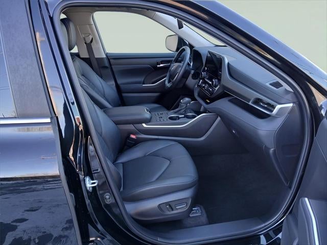 2023 Toyota HIGHLANDER SUV