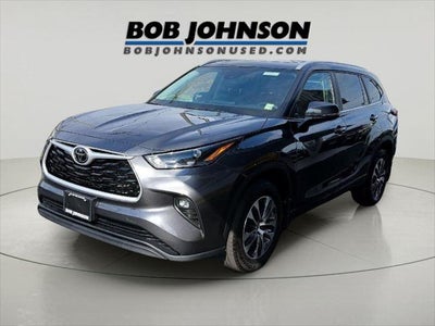 2025 Toyota HIGHLANDER XLE