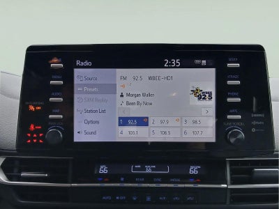 2022 Toyota Sienna LE