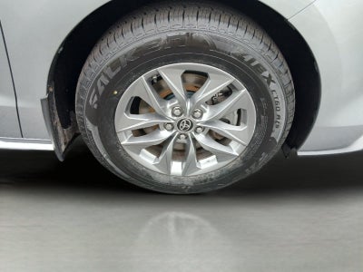 2022 Toyota Sienna LE
