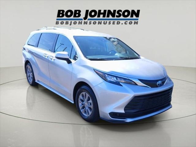 2024 Toyota SIENNA LE AWD LE 8-Passenger