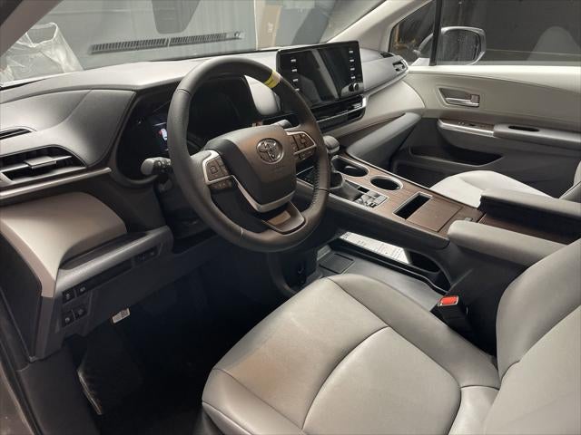 2023 Toyota Sienna XLE 8-Passenger