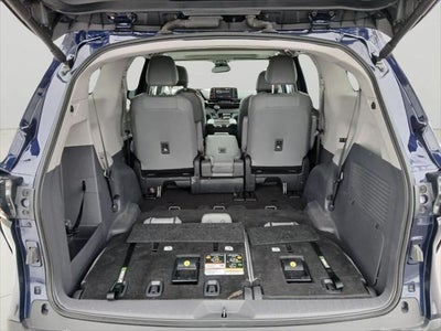 2024 Toyota SIENNA XLE MINIVAN