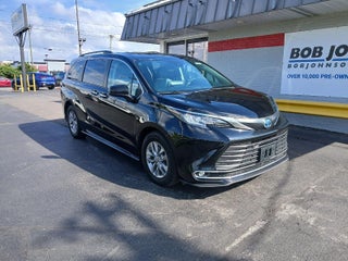 2022 Toyota Sienna XLE 7-Passenger