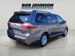 2017 Toyota SIENNA XLE 3.5L XLE 8-Passenger
