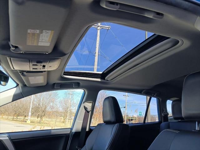 2016 Toyota RAV4 HYBRID SUV