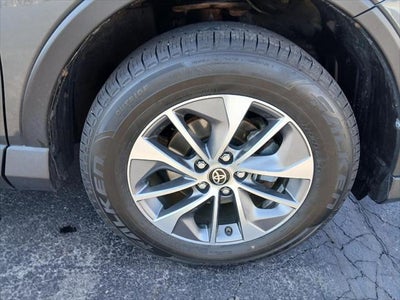 2017 Toyota RAV4 HYBRID XLE