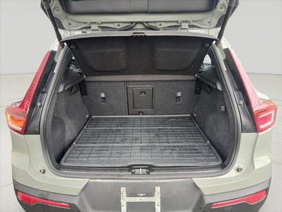 2025 Volvo XC40 Ultra Dark Theme
