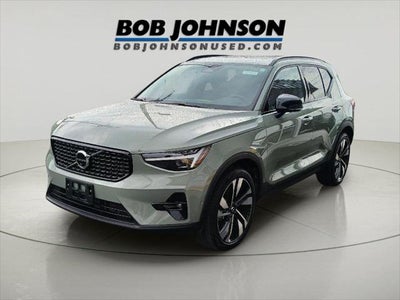 2025 Volvo XC40 Ultra Dark Theme