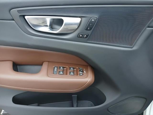 2025 Volvo XC60 Plus