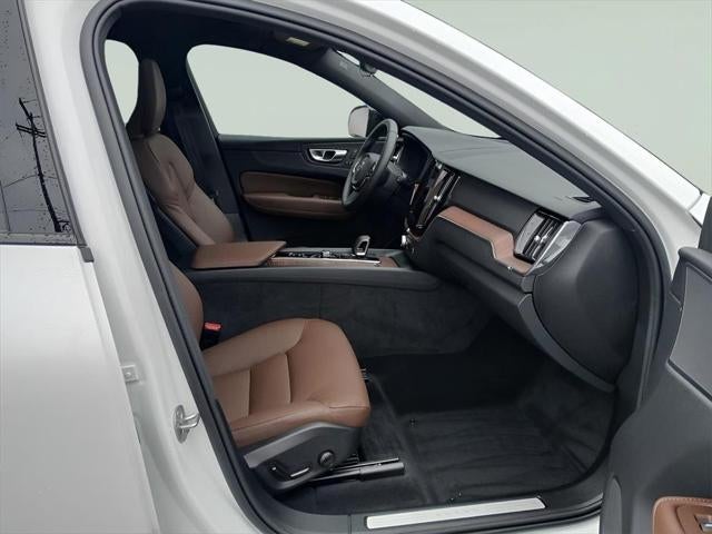 2025 Volvo XC60 Plus