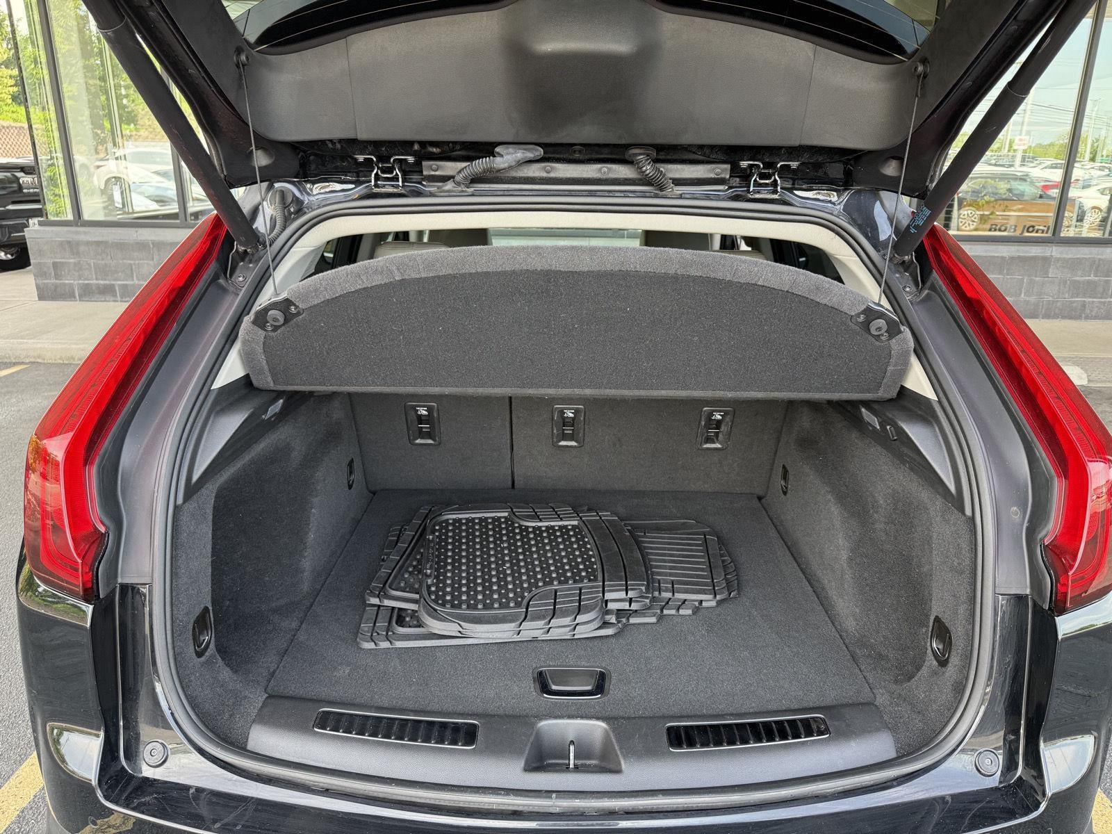 2020 Cadillac XT4 FWD Premium Luxury