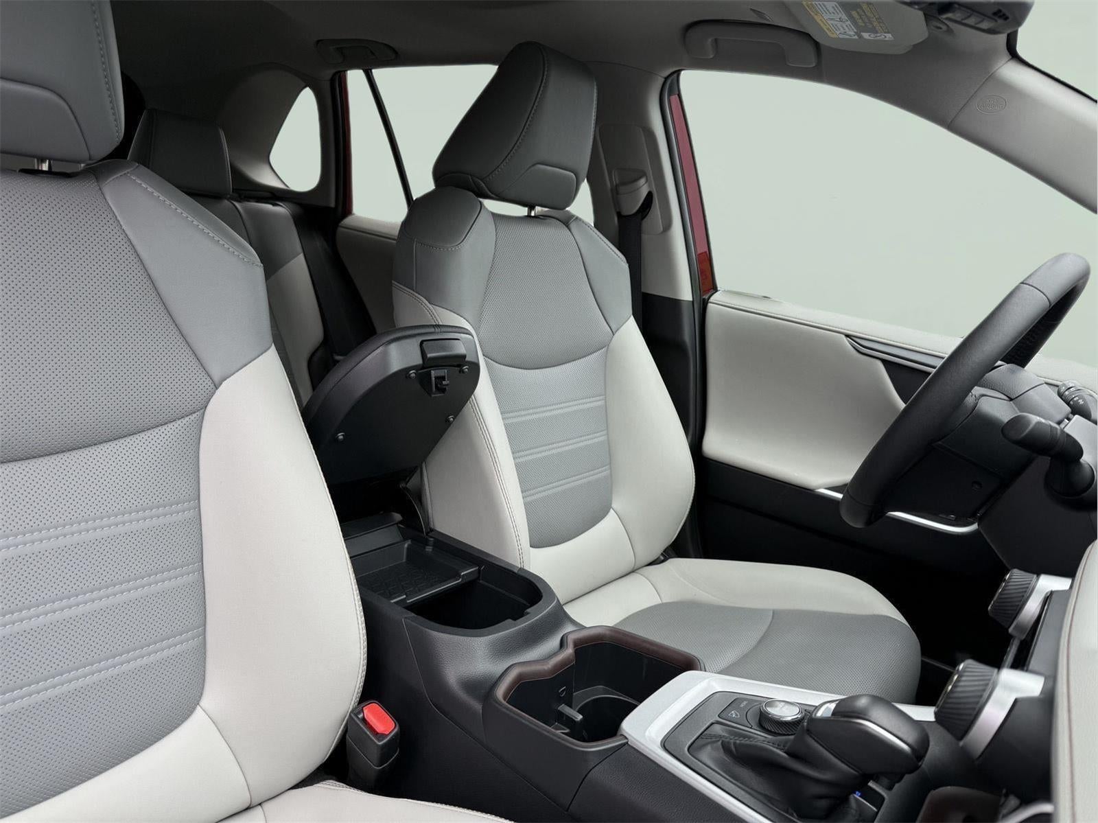 2025 Toyota RAV4 SUBN