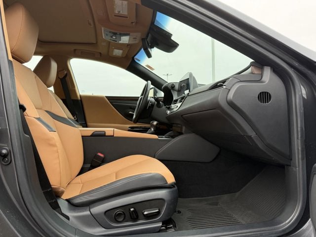 2023 Lexus ES ES 250