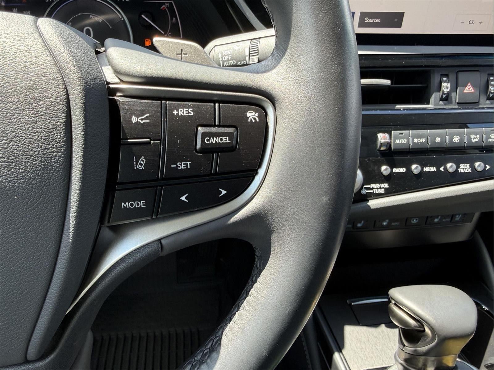 2024 Lexus ES 300h 