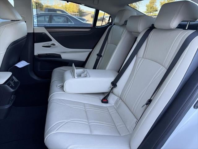 2023 Lexus ES 300h ULTRA LUXURY
