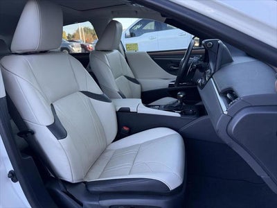 2023 Lexus ES 300h ULTRA LUXURY